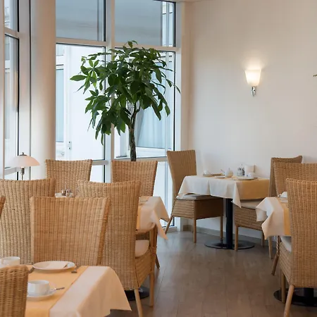 מלון דירות Arkadia 3*