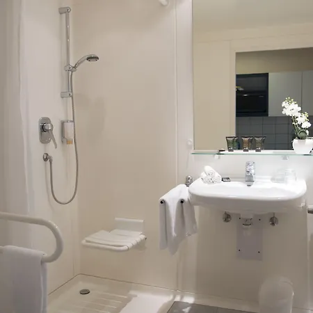 Arkadia מלון דירות 3*